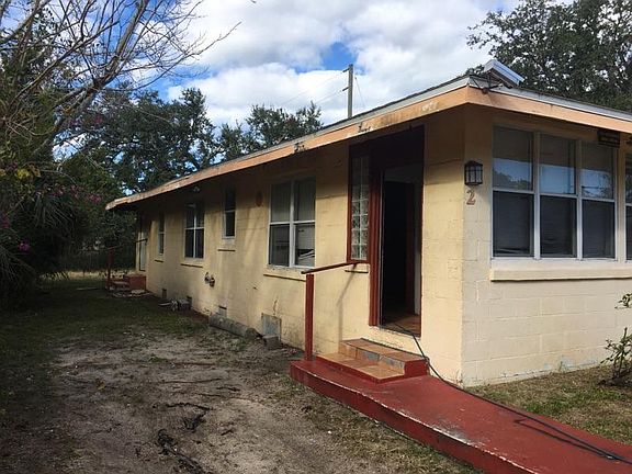 2nd image of 702 Park Dr #2
