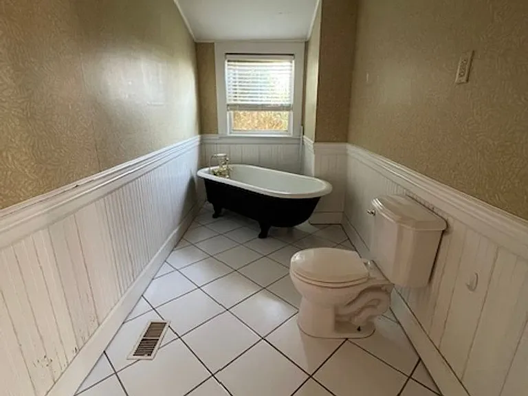 217 White Oak St — Photo 14