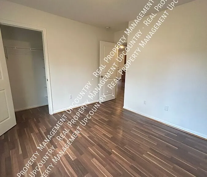229 Lions Park Rd — Photo 10
