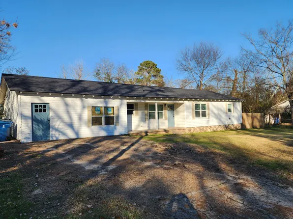 1009 W Paschal St #A, Troup, TX 75789