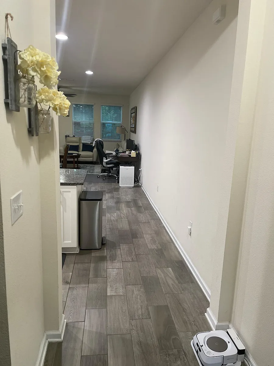 Building Photo - 298 Servia Dr