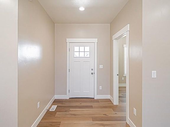 3rd image of 555 Bitter Root St