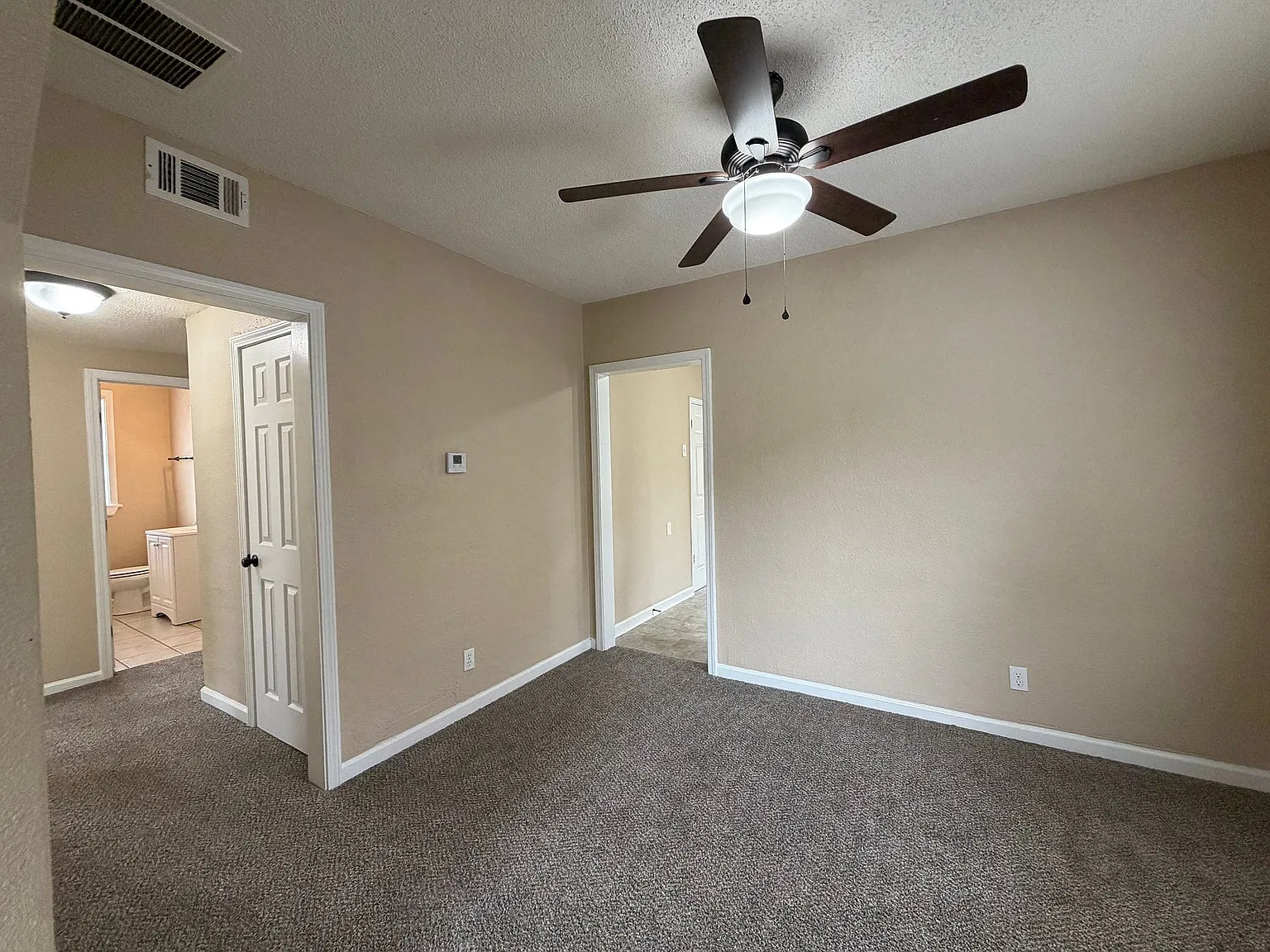 2306 Arlington Ave — Photo 3