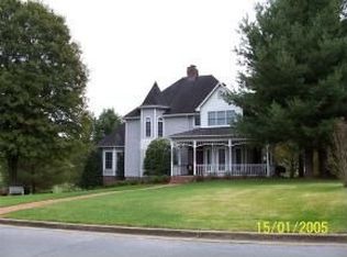 3001 Moss Creek Dr, Johnson City, TN 37604