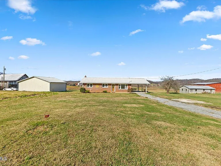 1122 Highway 107 — Photo 33