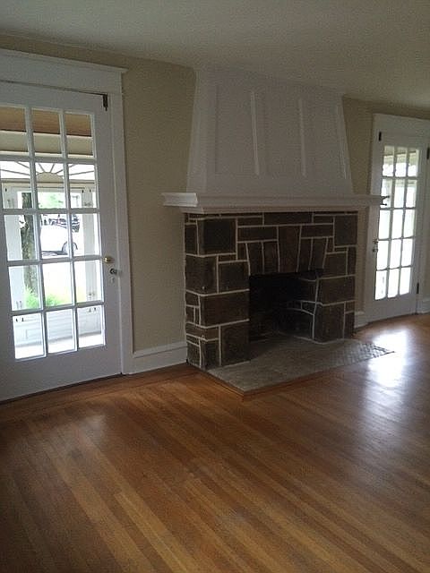 2nd image of 716 9th Ave