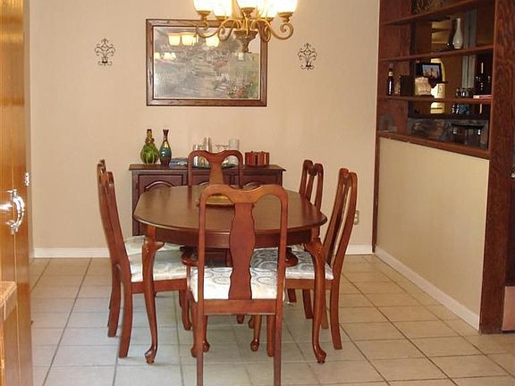 4th image of 2221 Mari Ln