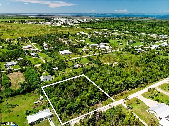 2nd image of 4549 Gulf Shore Rd