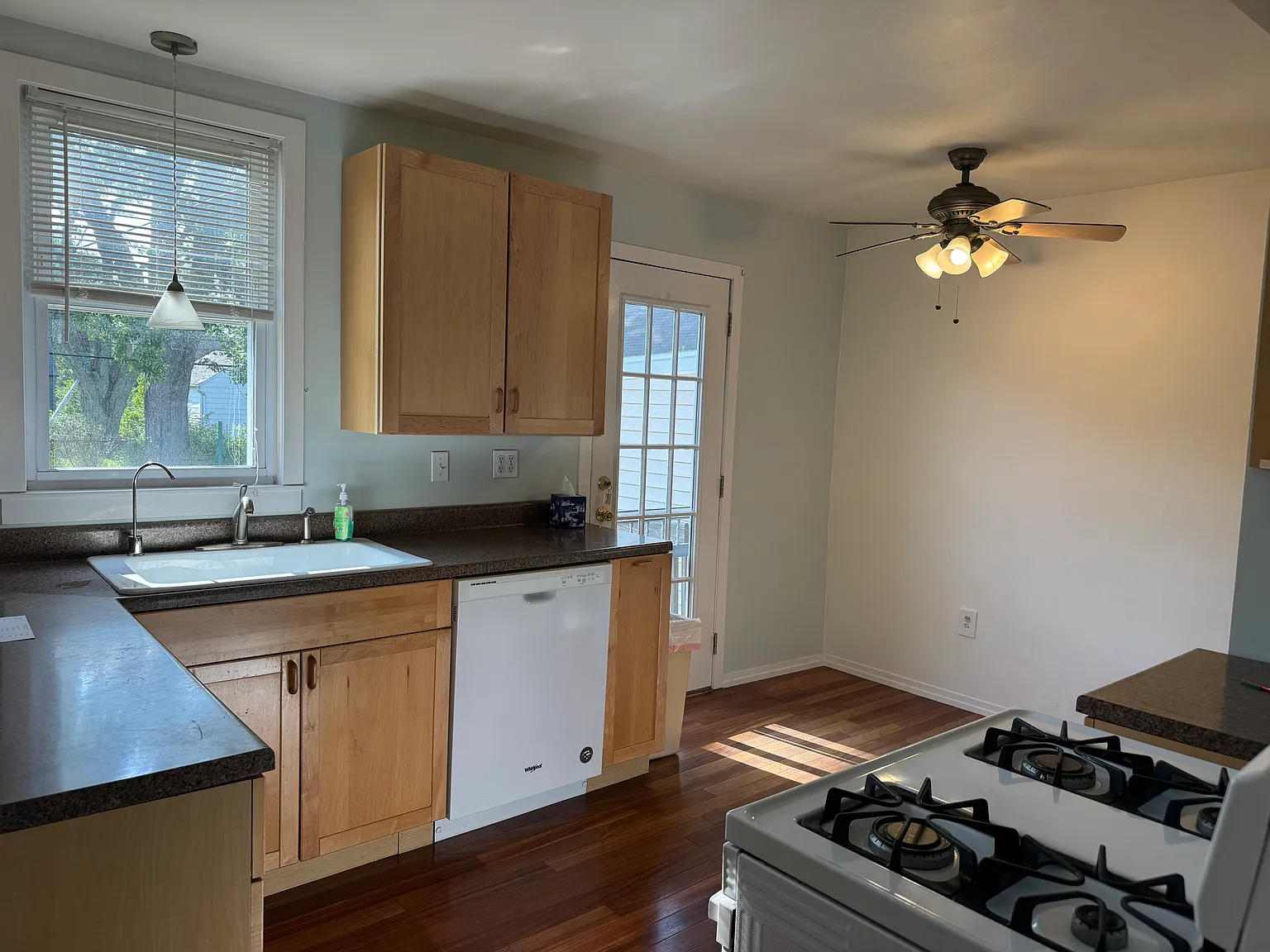 Longwood Dr, Mayfield Heights — Photo 3