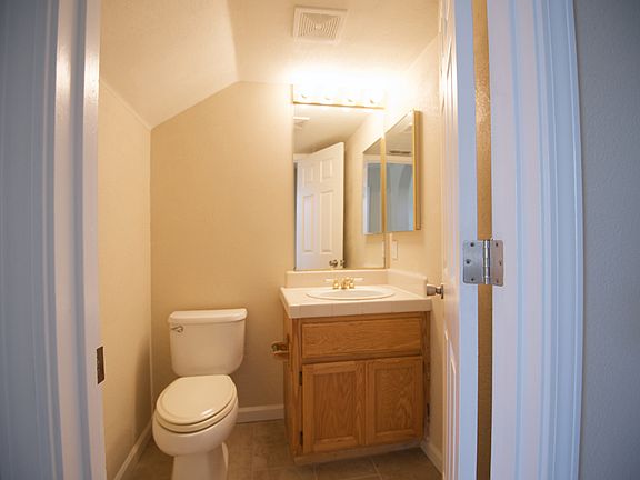 5th image of 2905 Kathy Cir