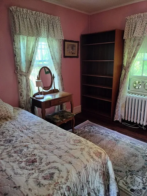 3 bed, 1800 sqft, $1,800 — Photo 4