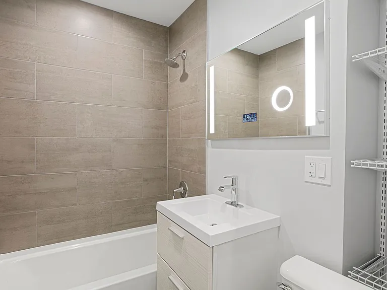 6035-6045 N Winthrop Ave #1055-1067 — Photo 102
