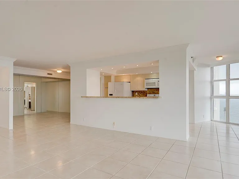 4000 Towerside Ter #908 — Photo 2