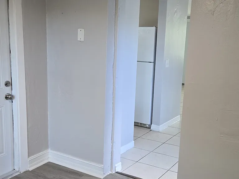 5423 Pasadena Dr #2 — Photo 2