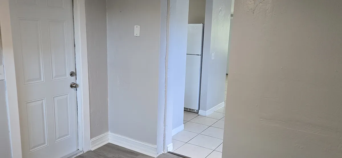 Building Photo - 5423 Pasadena Dr #2