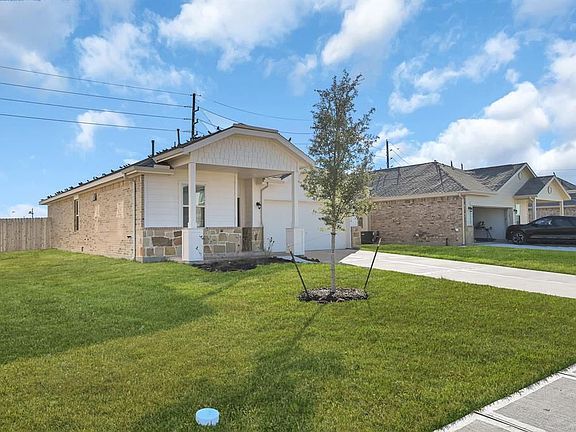 3rd image of 14418 Sweetwater Dr