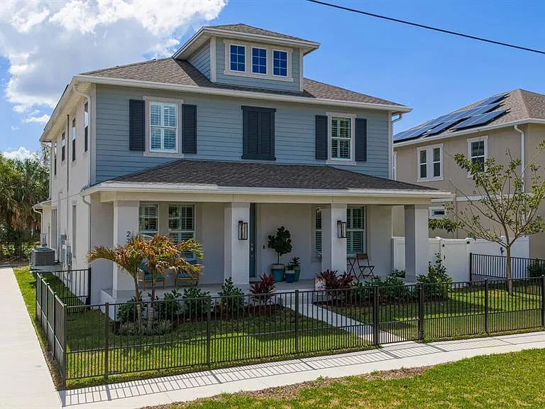 2702 W Cass St — Photo 2