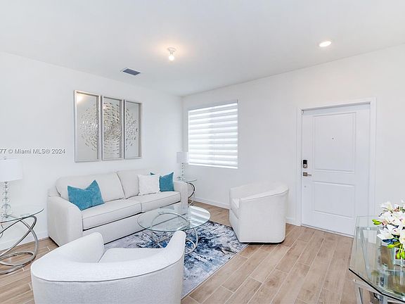 5th image of 2343 SE 11th St #2343