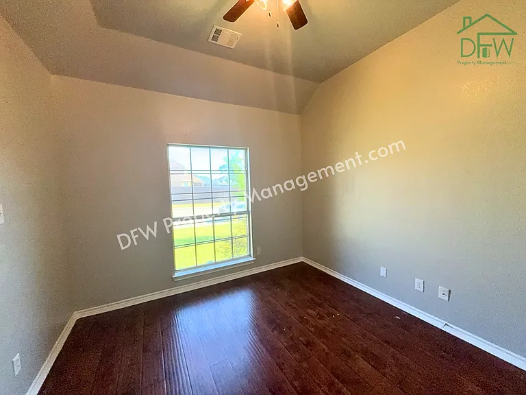 1541 Mountain Laurel Ln — Photo 12