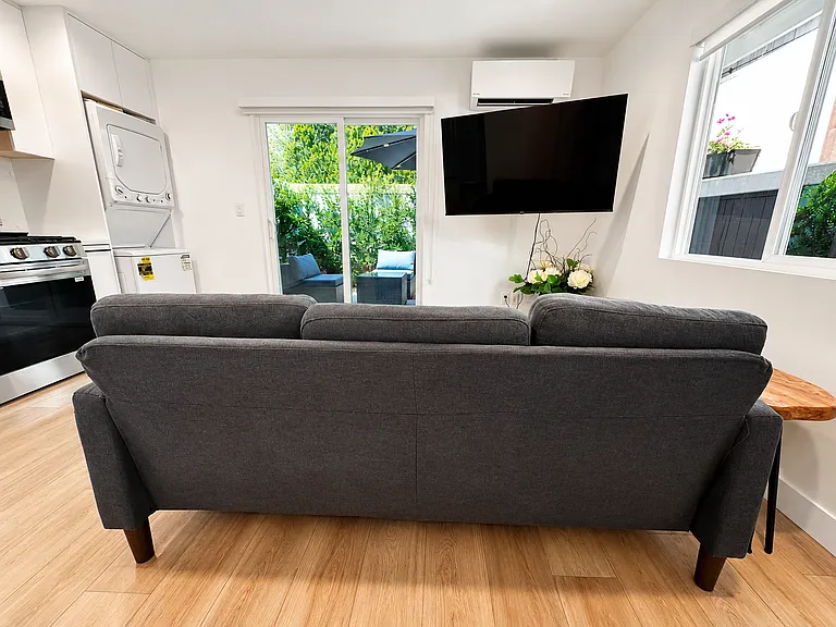 5735 Wilhelmina Ave — Photo 6