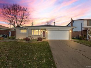 11127 Brougham Dr, Sterling Heights, MI 48312