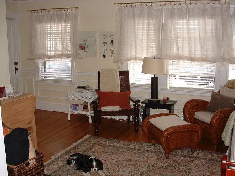2nd image of 18 Bothwell Rd #1Q