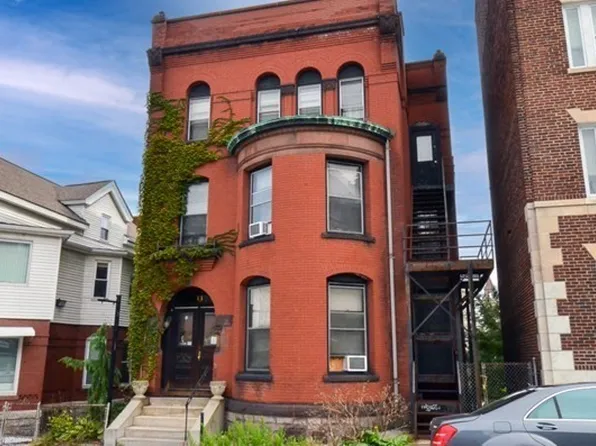 11 Irving St, Worcester, MA 01609