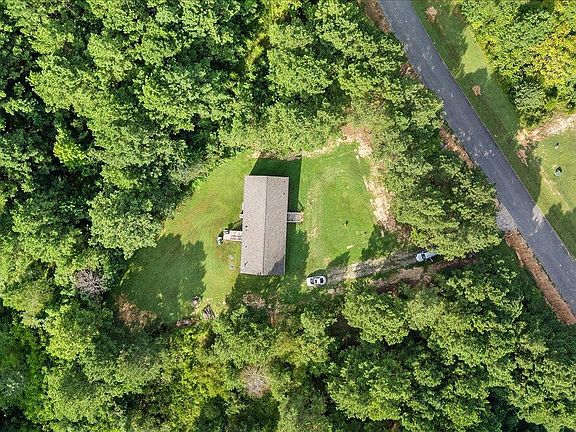 4th image of 307 Madison Grove Ln