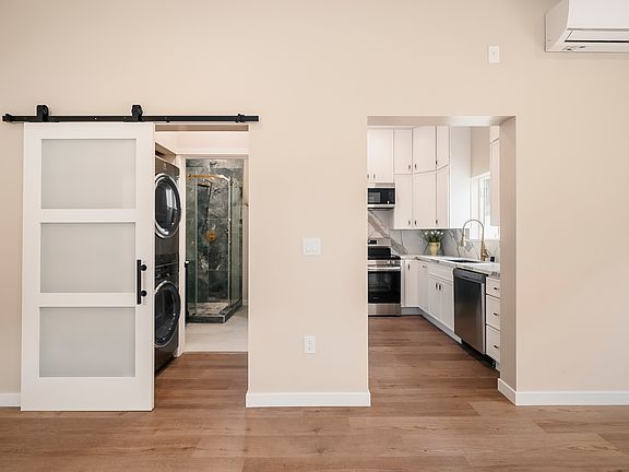 5th image of 716 Portola Ave