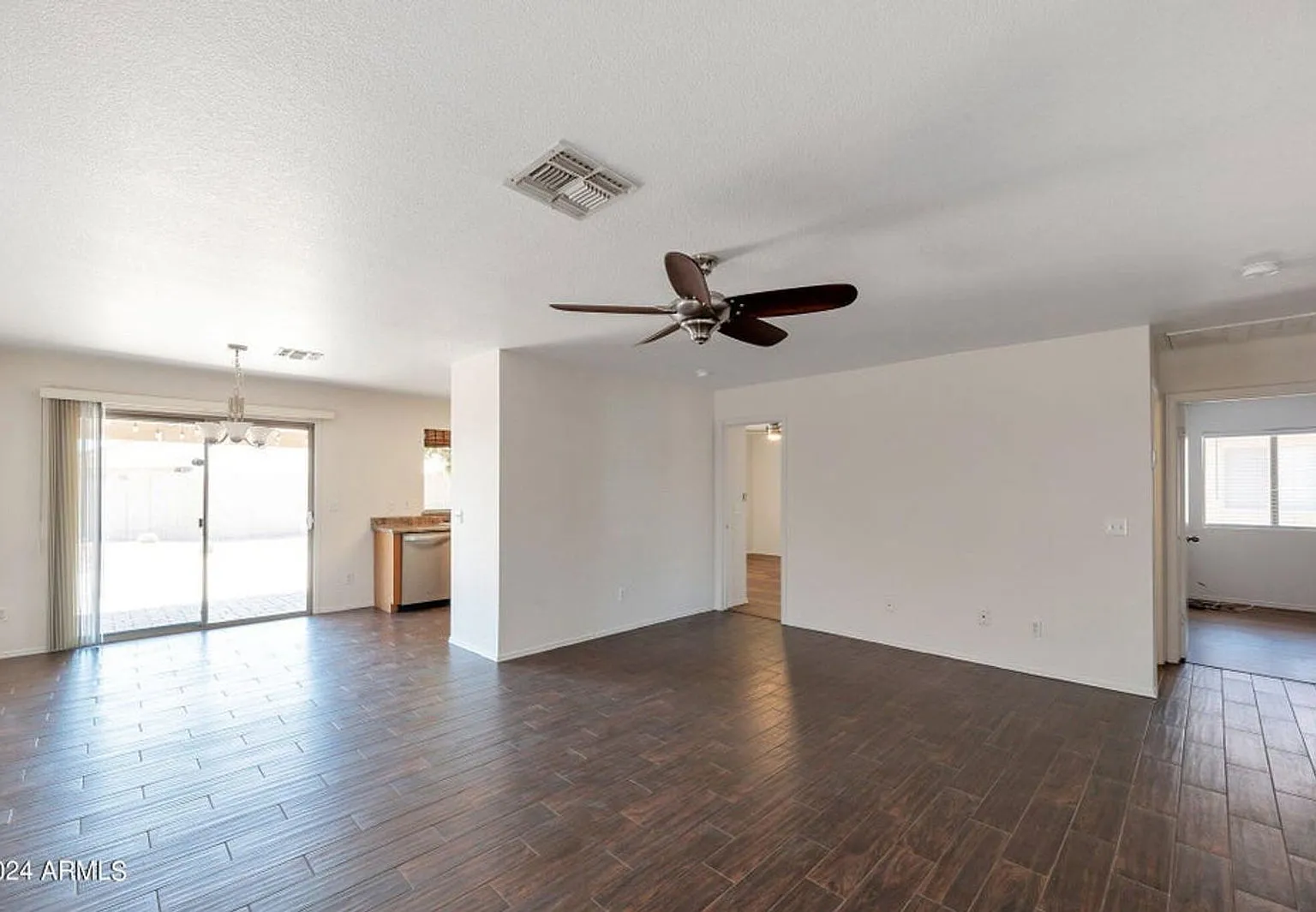 3 bed, 2.0 bath, 1205 sqft, $1,850 — Photo 2
