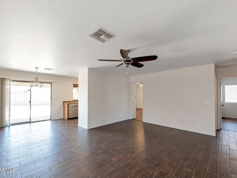 13825 W Ironwood St — Photo 2