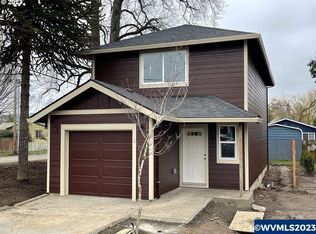 1005 SE Elm St, Dundee, OR 97115