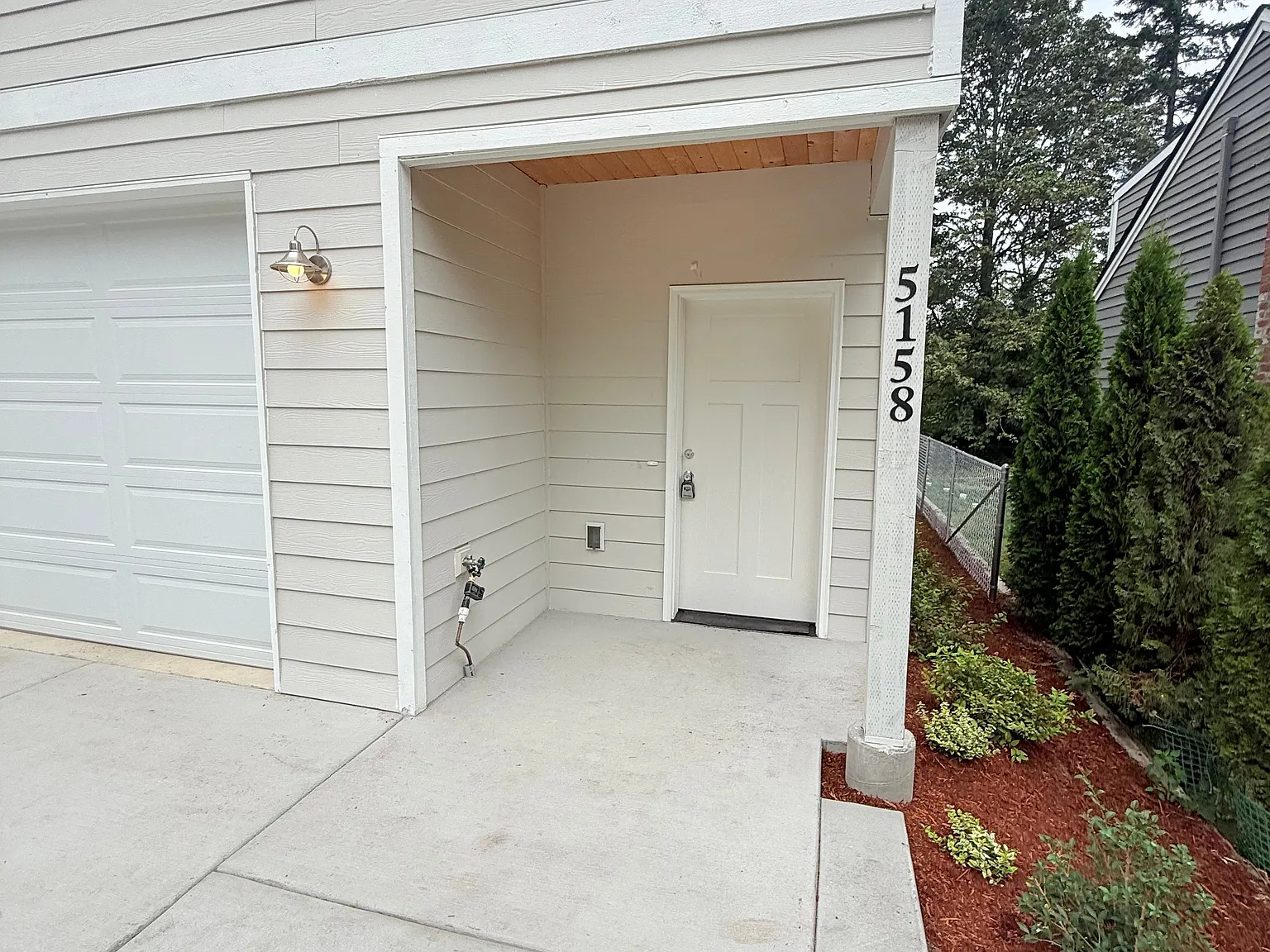 3 bed, 2.5 bath, 1499 sqft, $2,600 — Photo 3