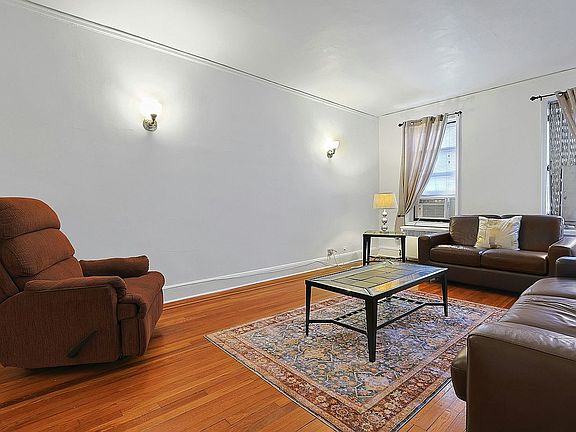 3rd image of 3875 Waldo Ave APT 9L