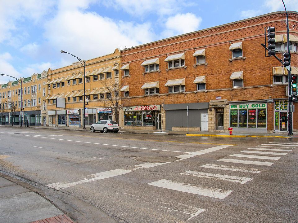 1st image of 4764 W Belmont Ave #2