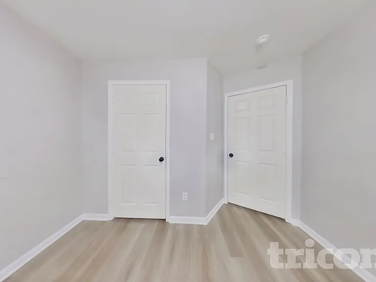 10951 Royal Forest Dr — Photo 12