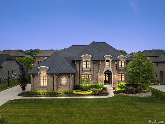 3610 Piccadilly Dr, Rochester Hills, MI 48309