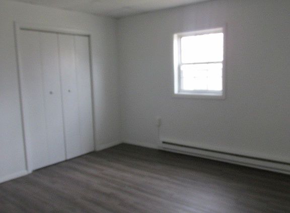 4th image of 300 N Prairie St