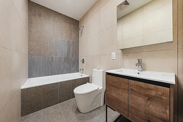 1084 Fulton St #4R — Photo 4