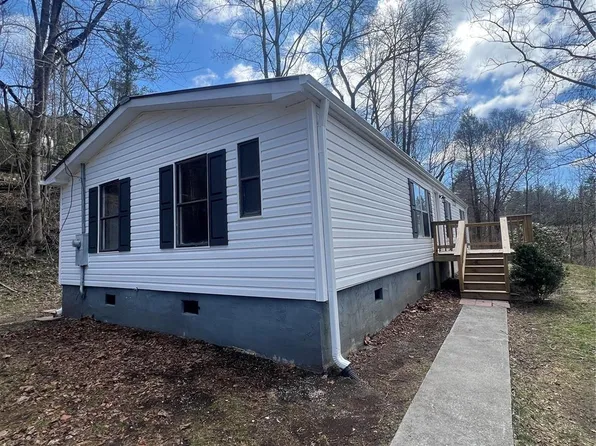 56 Poplar Dr, Spruce Pine, NC 28777