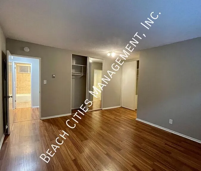 2033 E 3rd St #1B — Photo 33