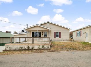 302 Dewey Ave, Camden Point, MO 64018