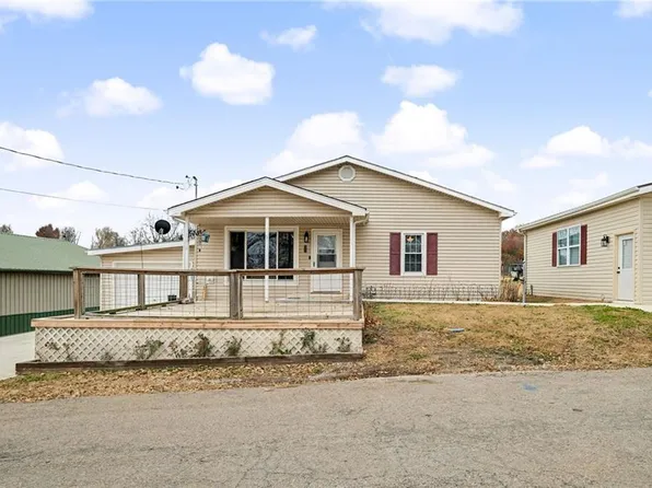 302 Dewey Ave, Camden Point, MO 64018