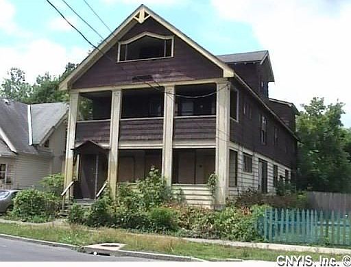 2nd image of 560 Oakwood Ave