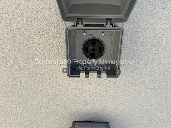 5th image of 6170 Briercrest Ave #1