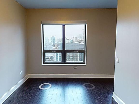 2nd image of 110 W Kinzie St Floor 4