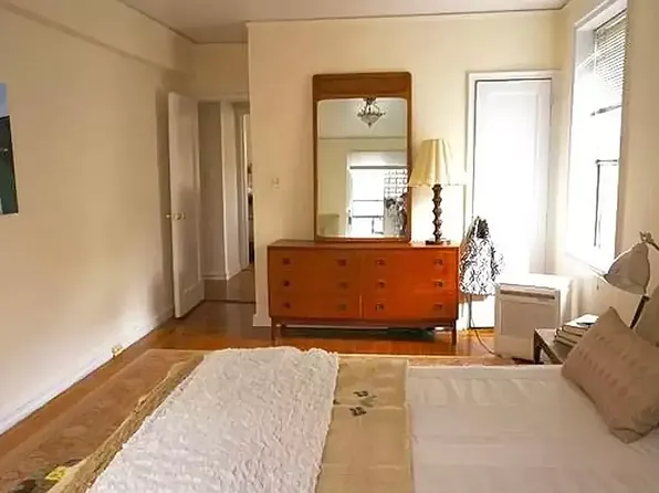 160 East Third Street image 14 of 21