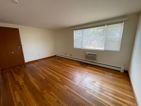 5th image of 80 Sea St APT 3