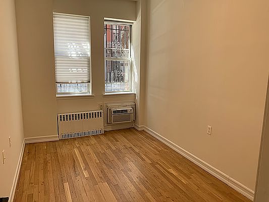3rd image of 441 W 50th St APT 1W