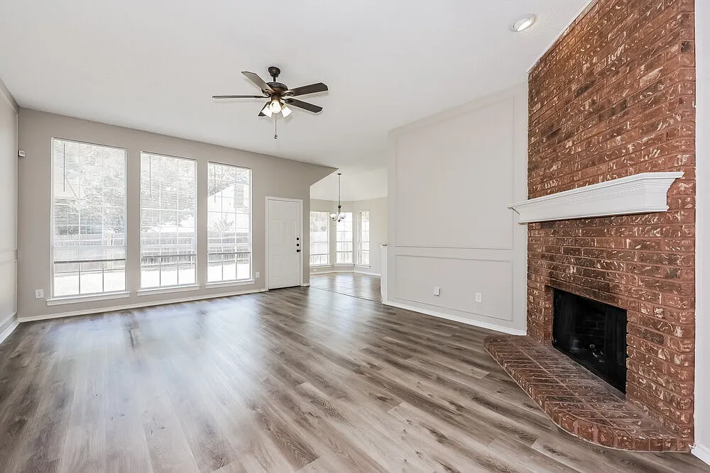 3 bed, 2.0 bath, 1730 sqft, $2,220 — Photo 3